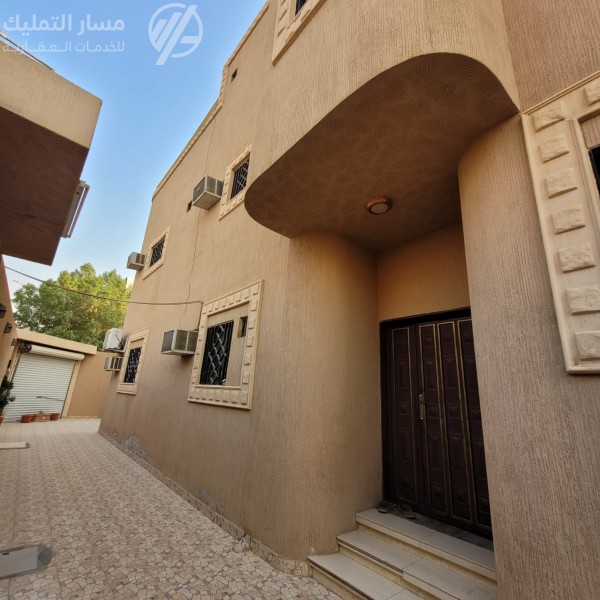 Photo by Daniel J. Schwarz